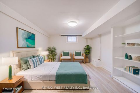Photo 14 at 292 Horsham Avenue, Willowdale West, Toronto