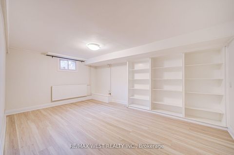 Photo 17 at 292 Horsham Avenue, Willowdale West, Toronto