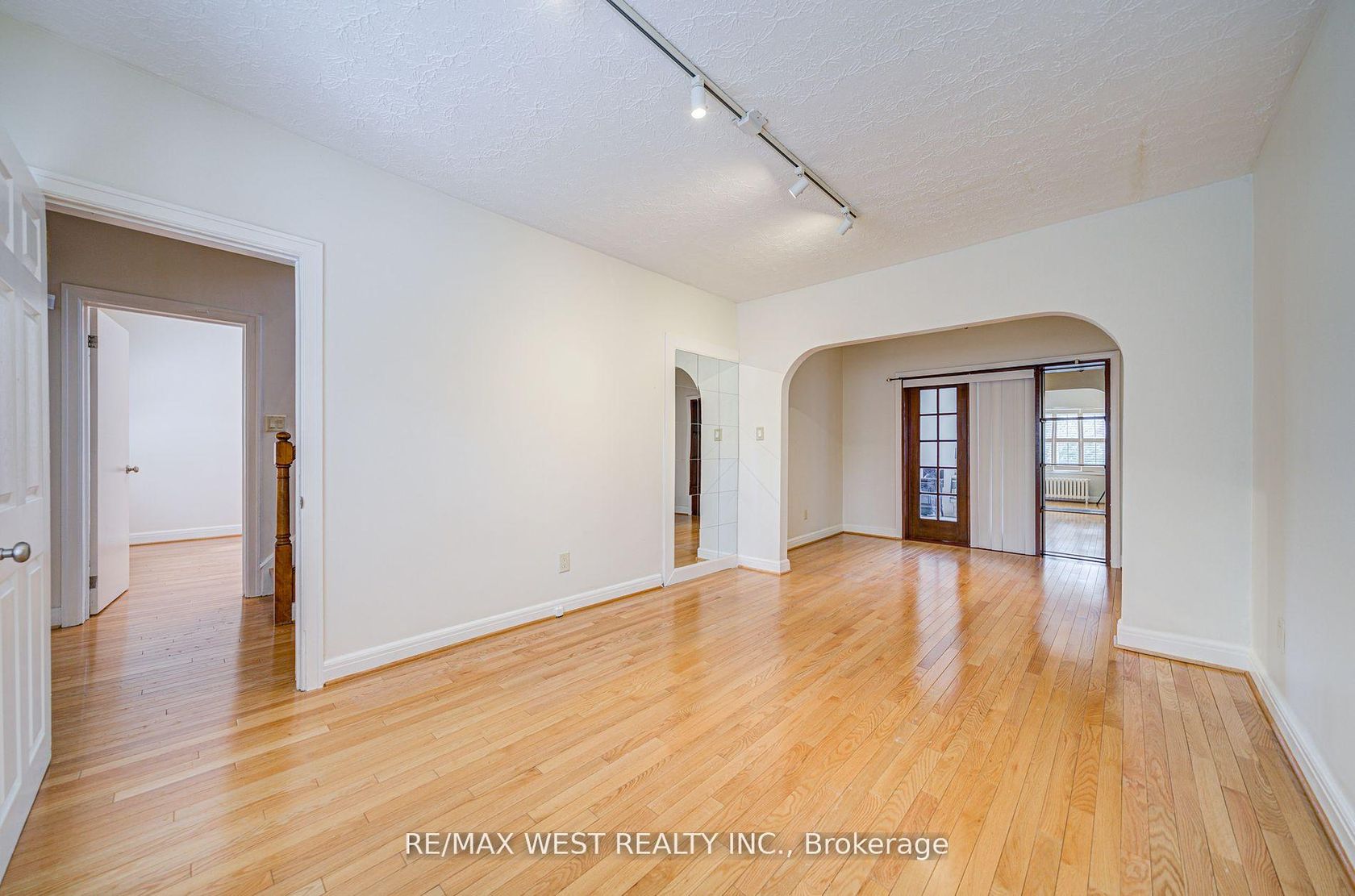 Photo 3 at 292 Horsham Avenue, Willowdale West, Toronto Photo 3 at 292 Horsham Avenue, Willowdale West, Toronto
