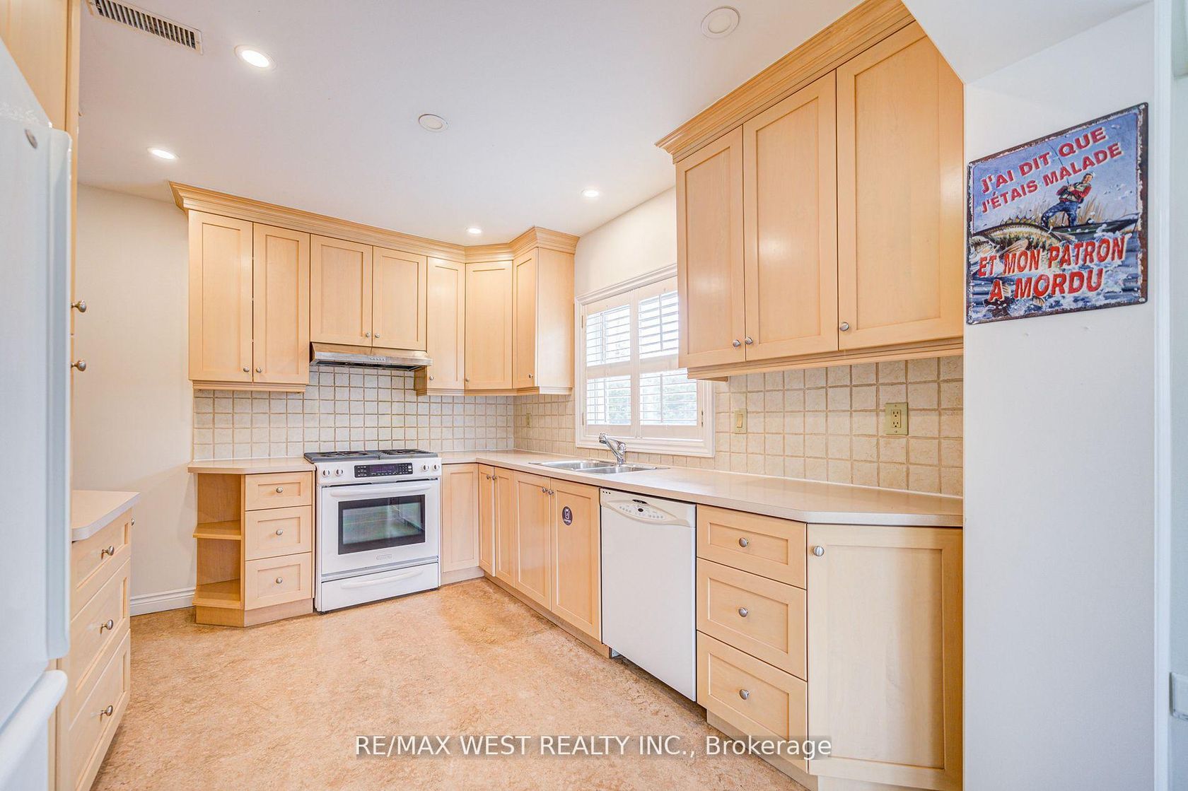 Photo 8 at 292 Horsham Avenue, Willowdale West, Toronto Photo 8 at 292 Horsham Avenue, Willowdale West, Toronto