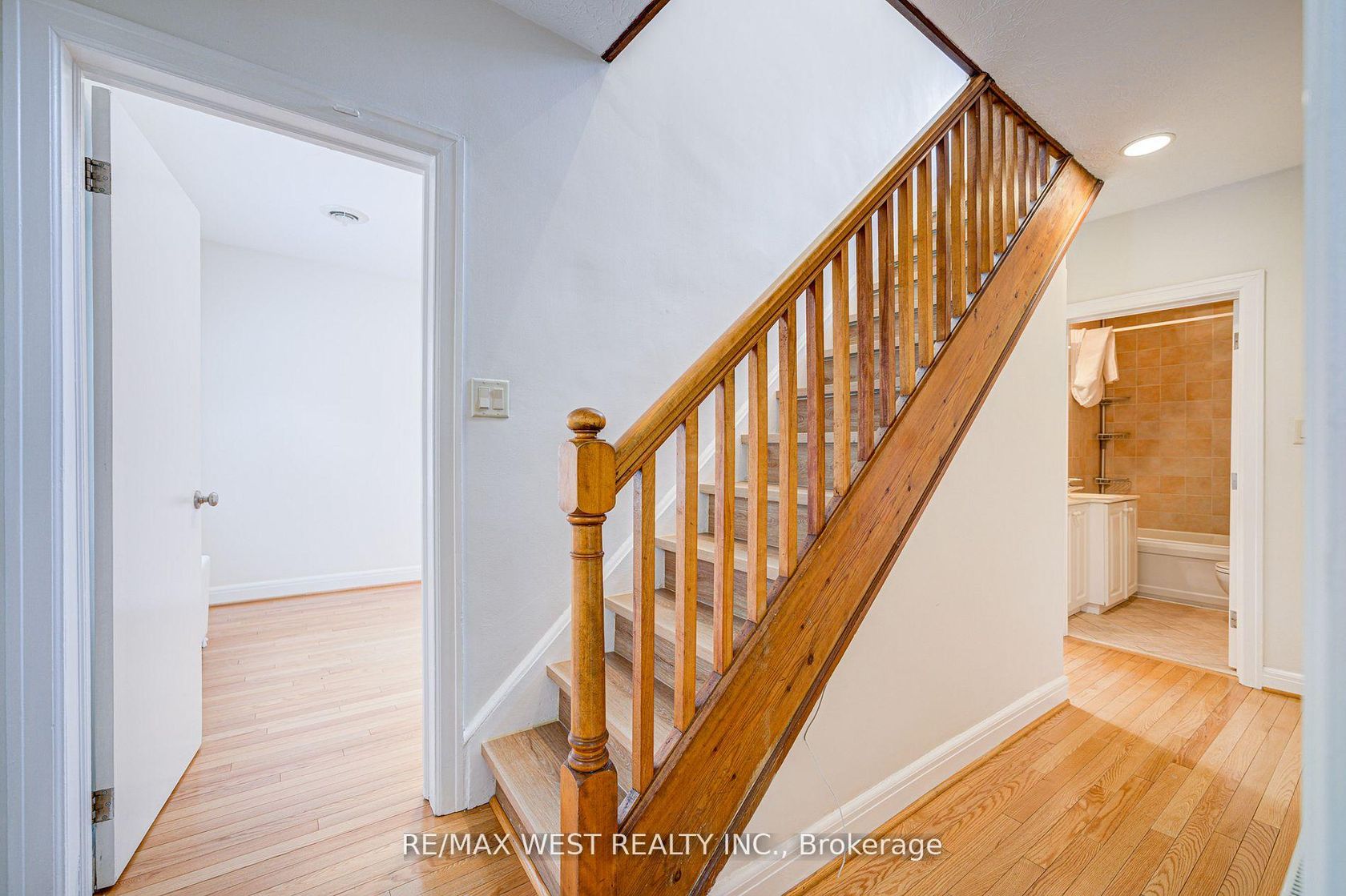 Photo 12 at 292 Horsham Avenue, Willowdale West, Toronto Photo 12 at 292 Horsham Avenue, Willowdale West, Toronto