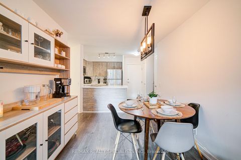 Photo 8 at 608 - 361 Front Street W, Waterfront Communities C1, Toronto