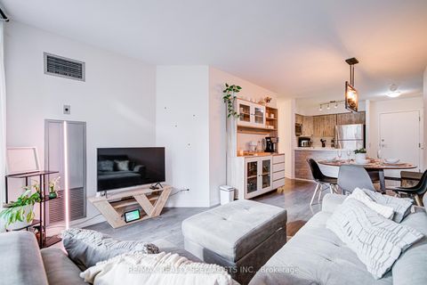 Photo 10 at 608 - 361 Front Street W, Waterfront Communities C1, Toronto