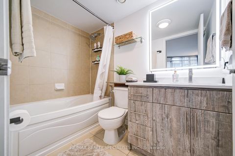 Photo 12 at 608 - 361 Front Street W, Waterfront Communities C1, Toronto