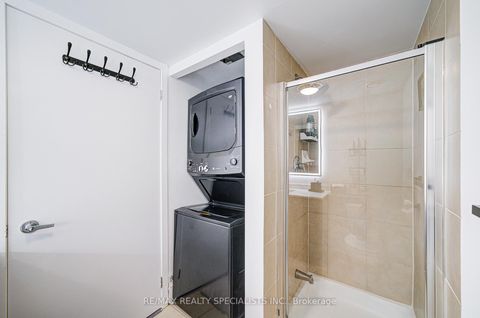 Photo 13 at 608 - 361 Front Street W, Waterfront Communities C1, Toronto