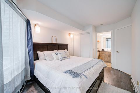 Photo 15 at 608 - 361 Front Street W, Waterfront Communities C1, Toronto