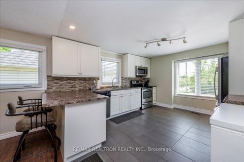 Photo 4 at 196 Edgehill Drive, Edgehill Drive, Barrie