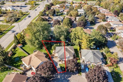 Photo 3 at 8 Fairbairn Court, Bowmanville, Clarington