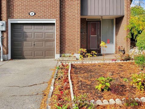 Photo 0 at 2 Dove Hawk Way, Branson, Toronto