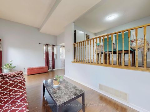 Photo 4 at 2 Dove Hawk Way, Branson, Toronto