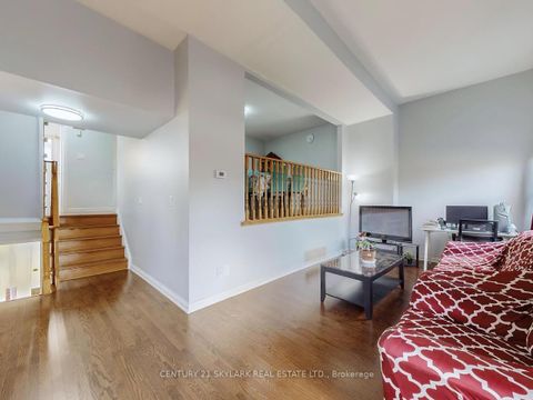 Photo 7 at 2 Dove Hawk Way, Branson, Toronto