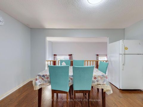Photo 12 at 2 Dove Hawk Way, Branson, Toronto