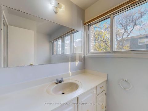 Photo 15 at 2 Dove Hawk Way, Branson, Toronto