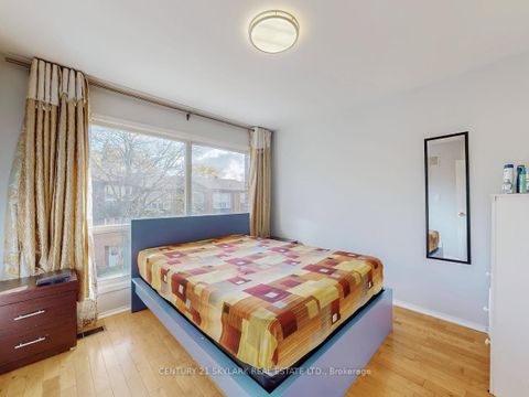 Photo 25 at 2 Dove Hawk Way, Branson, Toronto