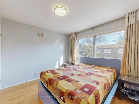 Photo 26 at 2 Dove Hawk Way, Branson, Toronto