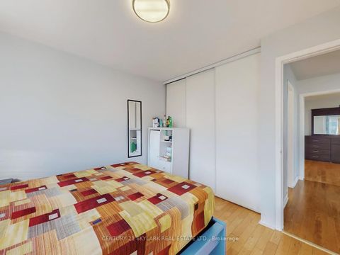 Photo 28 at 2 Dove Hawk Way, Branson, Toronto