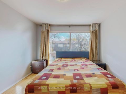 Photo 29 at 2 Dove Hawk Way, Branson, Toronto