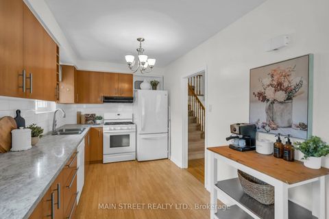 Photo 3 at 47 Graystone Gardens, City Centre West, Toronto