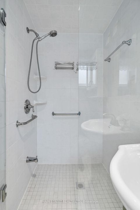 Photo 20 at 47 Graystone Gardens, City Centre West, Toronto