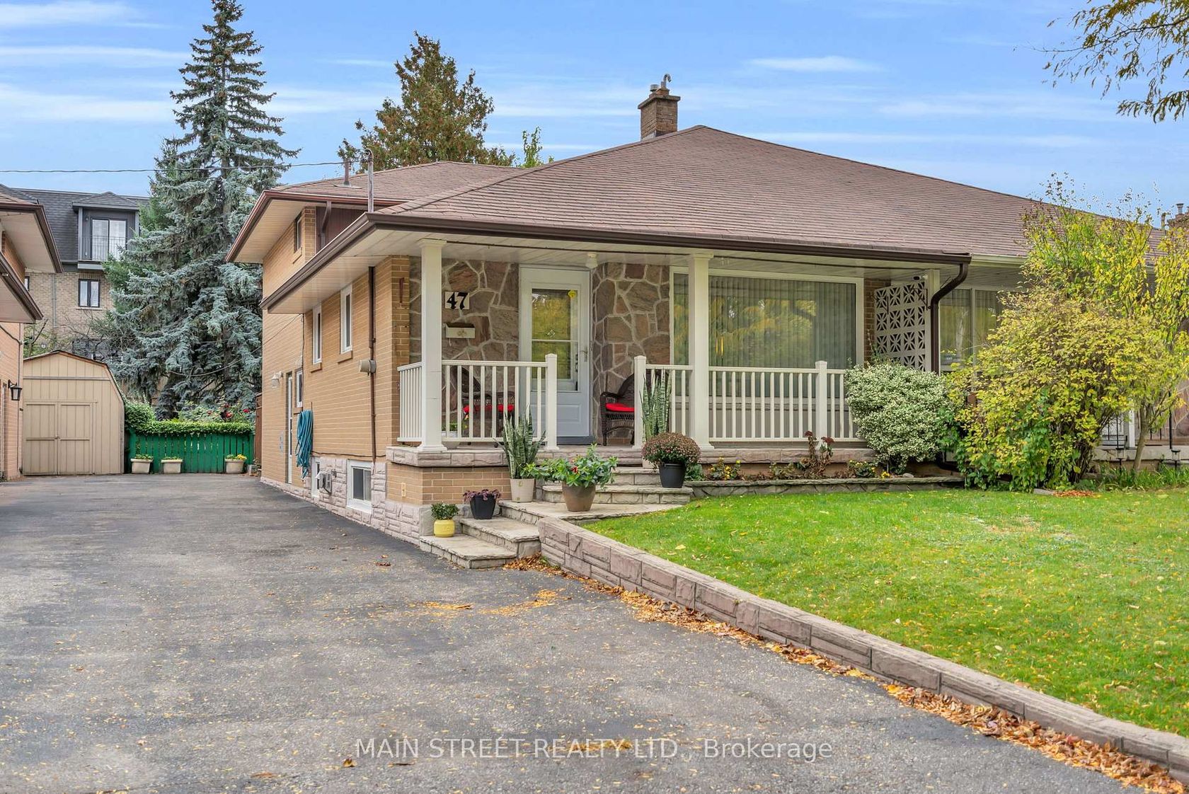 47 Graystone Gardens, City Centre West, Toronto  by Loree Meneguzzi Real Estate 47 Graystone Gardens, City Centre West, Toronto