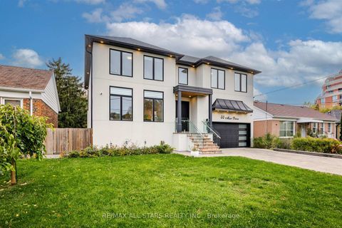 Photo 2 at 44 Muir Drive, Scarborough Village, Toronto