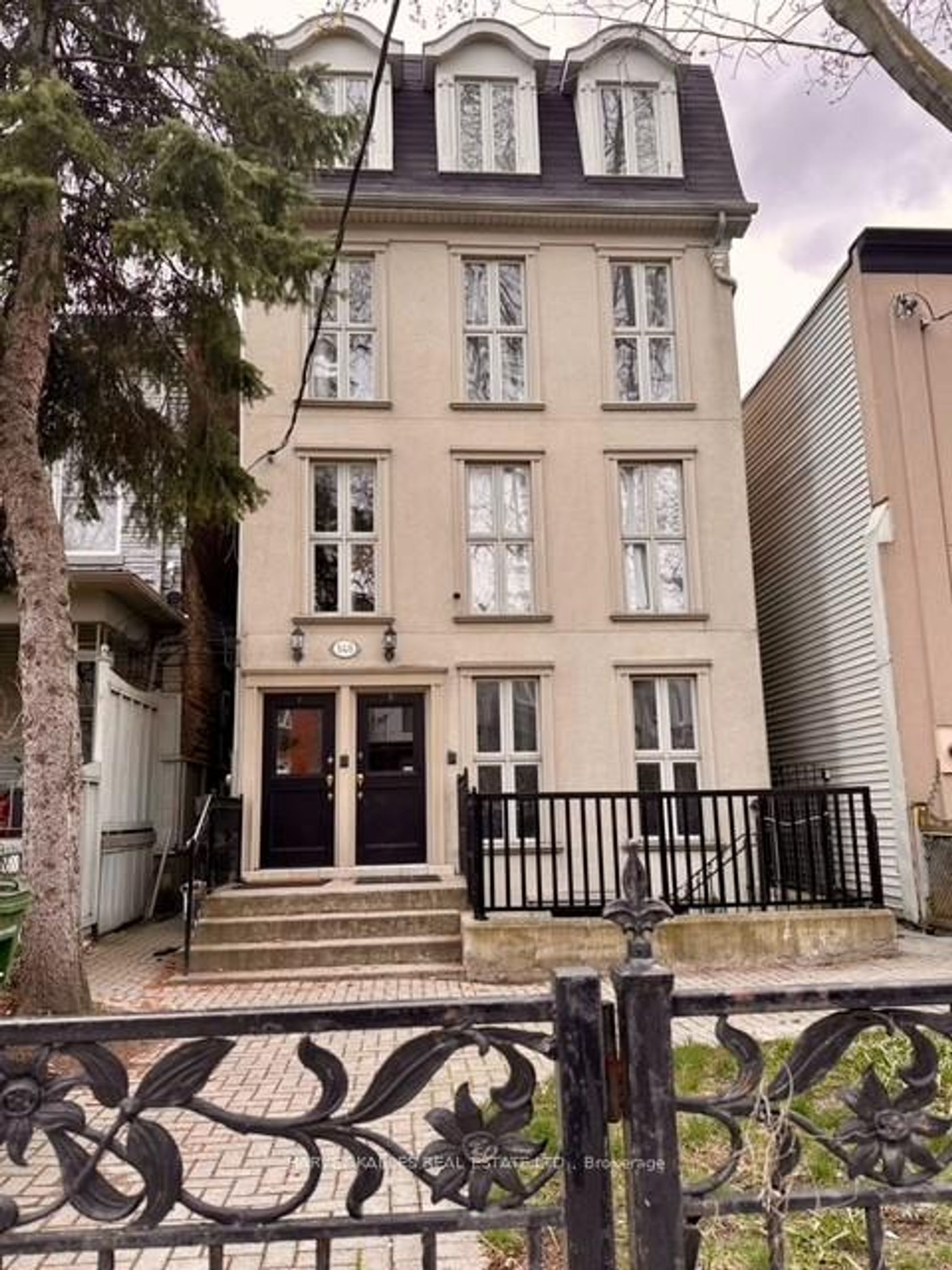 148 Borden Street, University, Toronto 