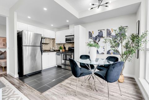 Photo 10 at 1405 - 218 Queens Quay W, Waterfront Communities C1, Toronto