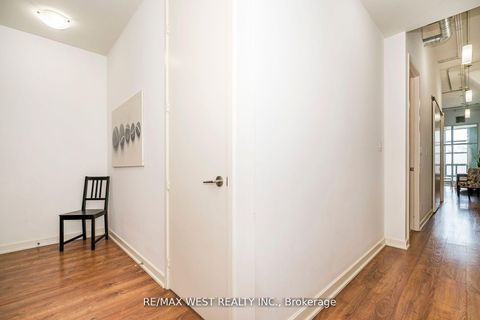 Photo 11 at 333 - 380 Macpherson Avenue, Casa Loma, Toronto