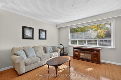 Photo 11 at 398 Connaught Avenue, Newtonbrook West, Toronto