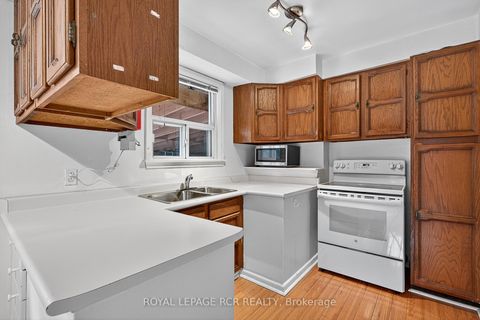 Photo 13 at 398 Connaught Avenue, Newtonbrook West, Toronto