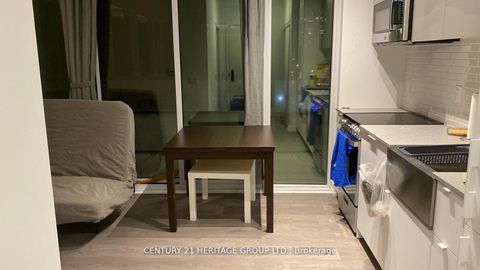 Photo 5 at 402 - 270 Dufferin Street, South Parkdale, Toronto