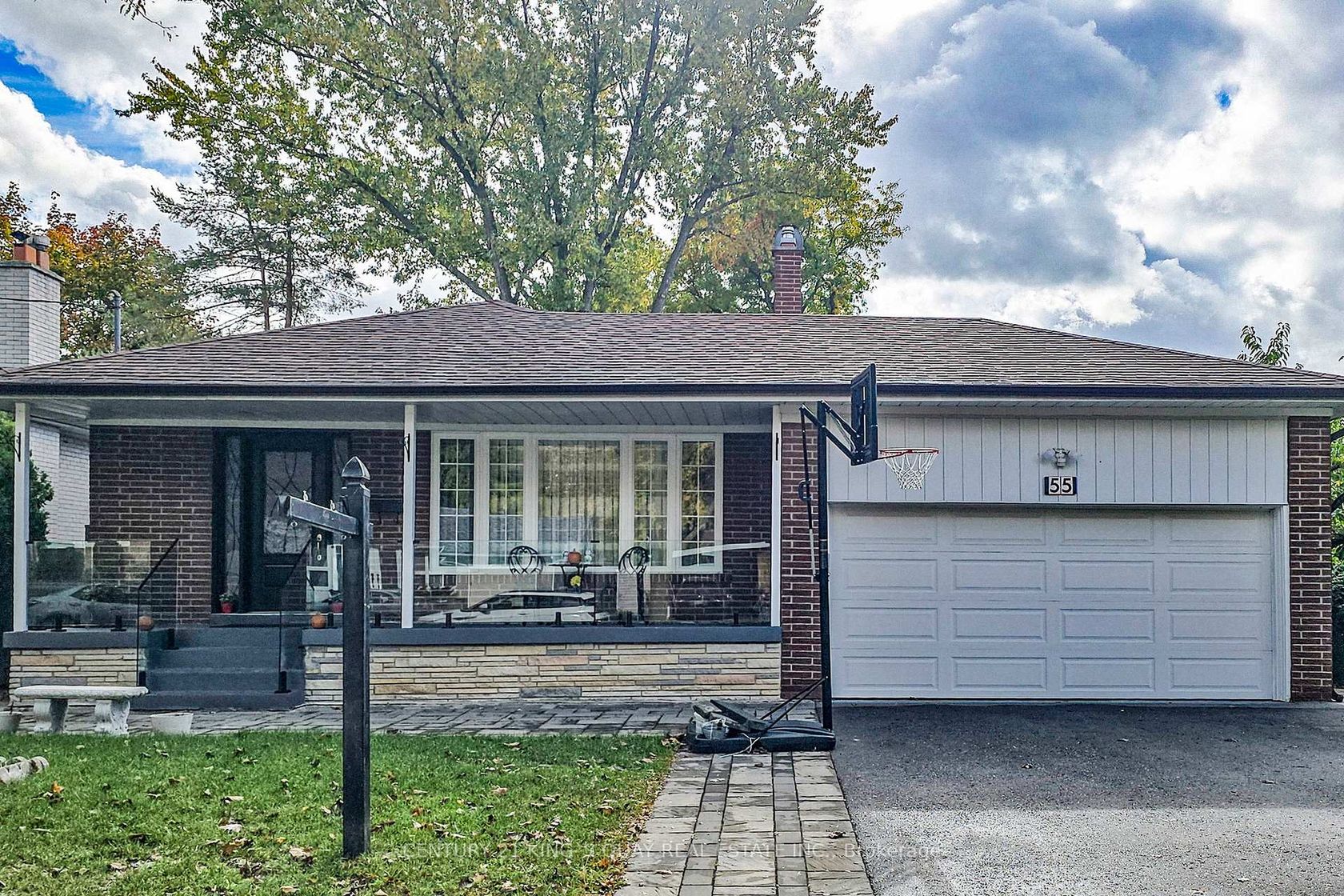 55 Lesgay Crescent, Don Valley Village, Toronto 