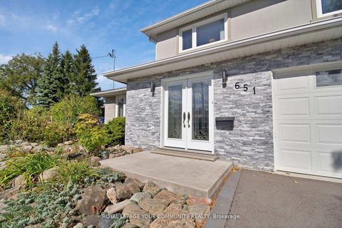 Photo 1 at 651 Burnhamthorpe Road, West Deane, Toronto