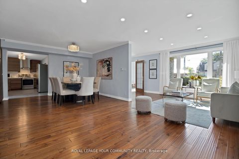 Photo 10 at 651 Burnhamthorpe Road, West Deane, Toronto