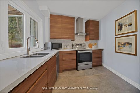 Photo 16 at 651 Burnhamthorpe Road, West Deane, Toronto