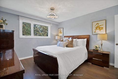 Photo 22 at 651 Burnhamthorpe Road, West Deane, Toronto