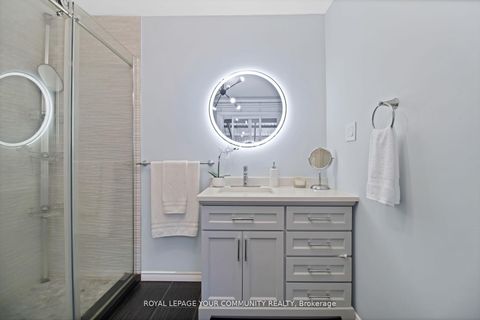 Photo 25 at 651 Burnhamthorpe Road, West Deane, Toronto