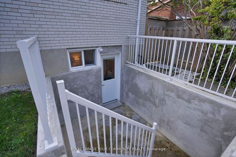 Photo 41 at 651 Burnhamthorpe Road, West Deane, Toronto
