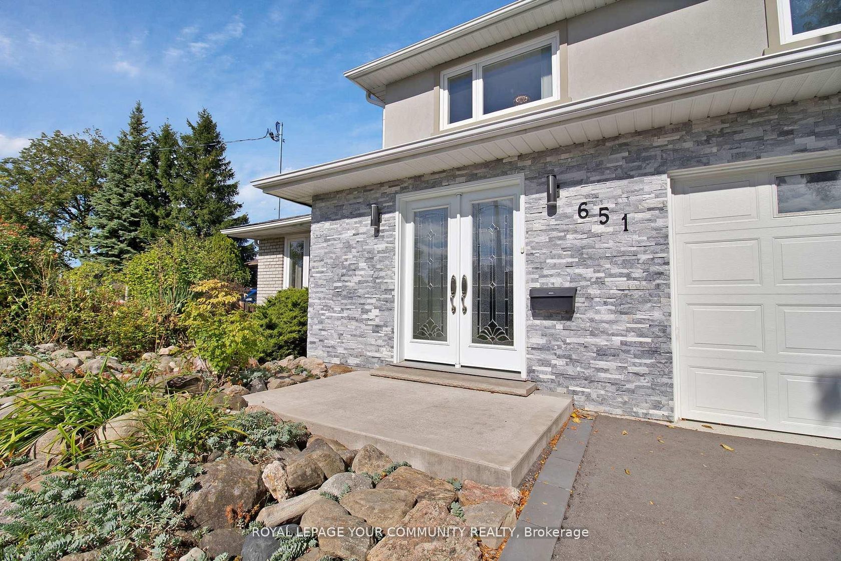Photo 1 at 651 Burnhamthorpe Road, West Deane, Toronto Photo 1 at 651 Burnhamthorpe Road, West Deane, Toronto