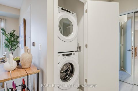 Photo 5 at 413 - 2501 Saw Whet Boulevard, GA Glen Abbey, Oakville