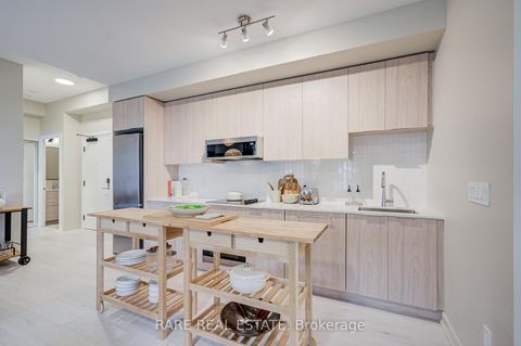 Photo 7 at 413 - 2501 Saw Whet Boulevard, GA Glen Abbey, Oakville