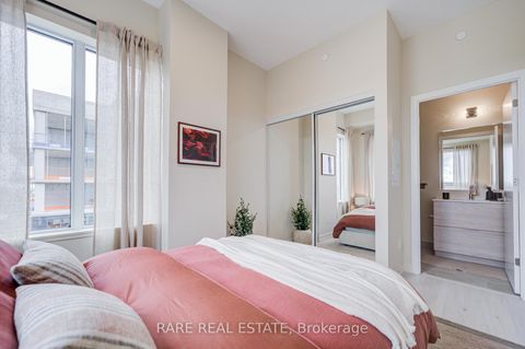 Photo 13 at 413 - 2501 Saw Whet Boulevard, GA Glen Abbey, Oakville