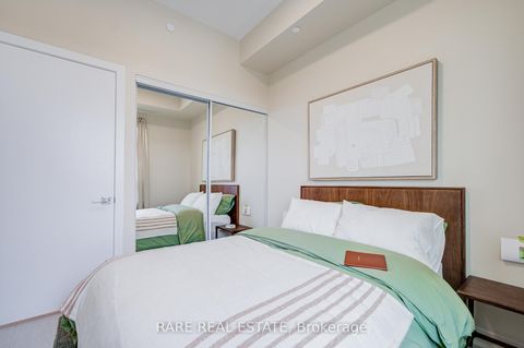 Photo 16 at 413 - 2501 Saw Whet Boulevard, GA Glen Abbey, Oakville