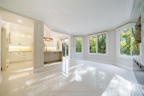 Photo 3 at 49 Cooper creek Court, Maple, Vaughan