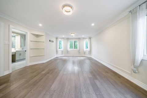 Photo 8 at 49 Cooper creek Court, Maple, Vaughan