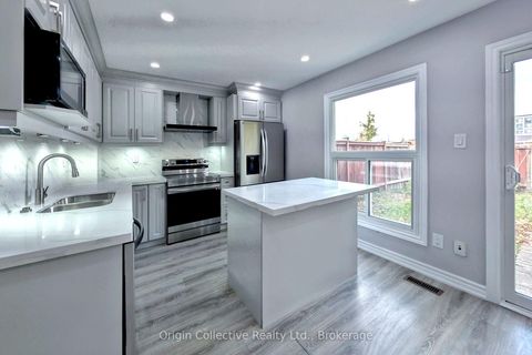 Photo 2 at 47 Woolenscote Circle, Clairville, Toronto