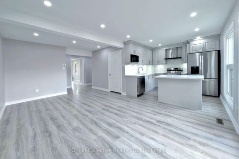 Photo 7 at 47 Woolenscote Circle, Clairville, Toronto