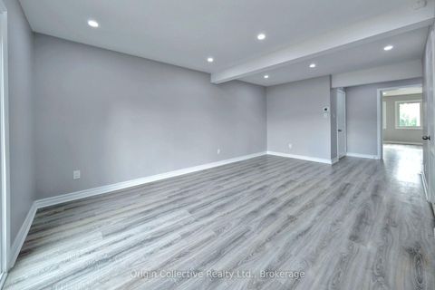 Photo 11 at 47 Woolenscote Circle, Clairville, Toronto