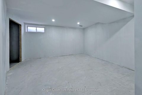 Photo 35 at 47 Woolenscote Circle, Clairville, Toronto Photo 35 at 47 Woolenscote Circle, Clairville, Toronto