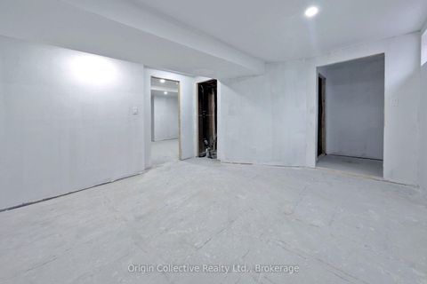 Photo 36 at 47 Woolenscote Circle, Clairville, Toronto Photo 36 at 47 Woolenscote Circle, Clairville, Toronto